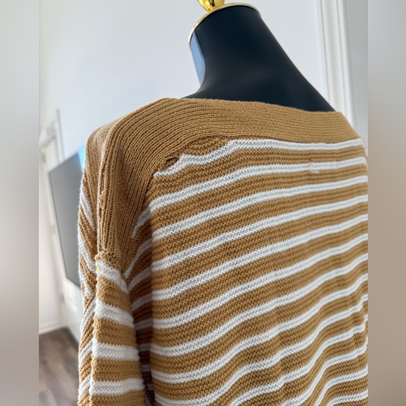 Croft & Barrow Women's Tan and White Striped Sweater - Picture 8 of 8